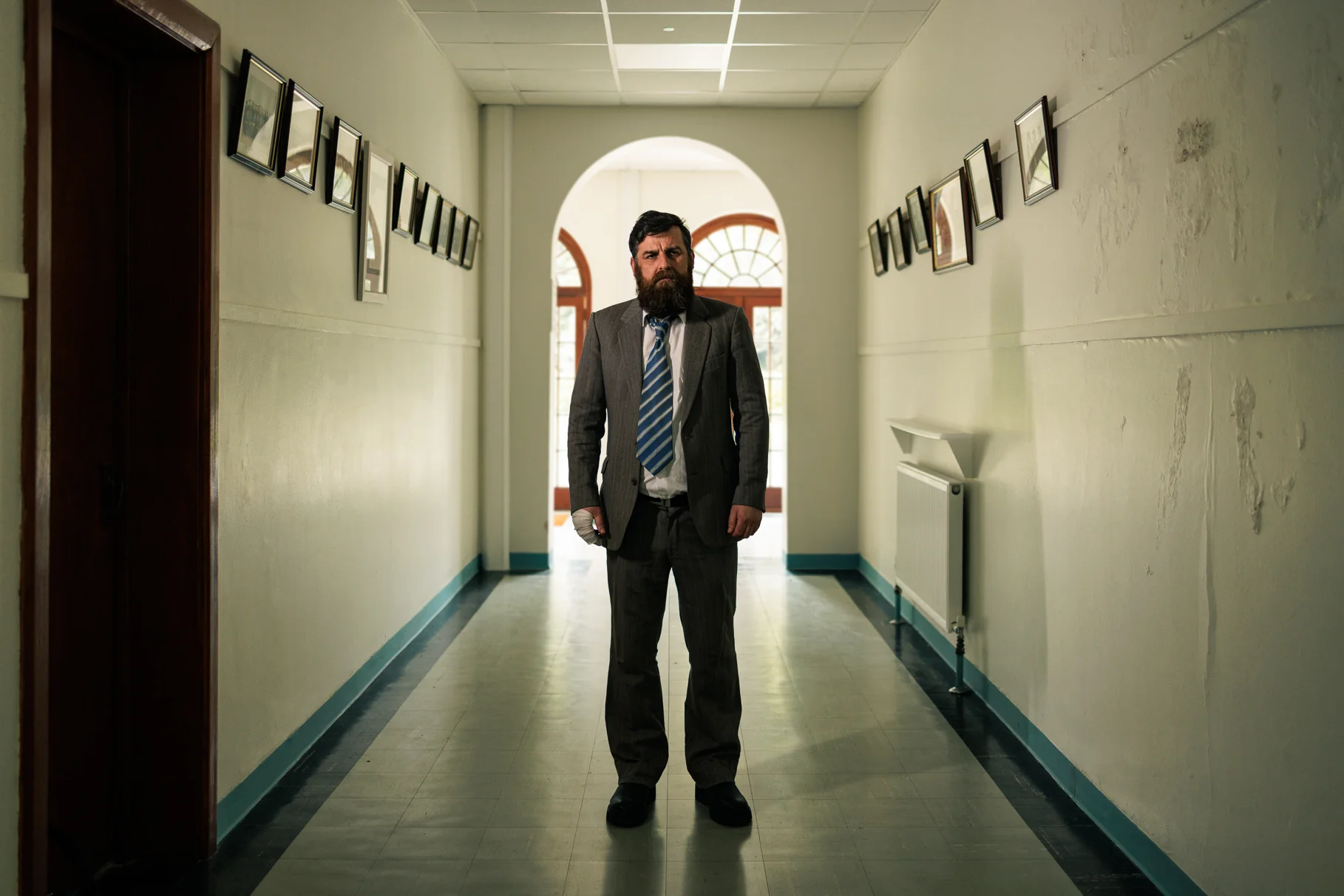 Brian Matthews Murphy as Detective Reilly on the set of Perdu