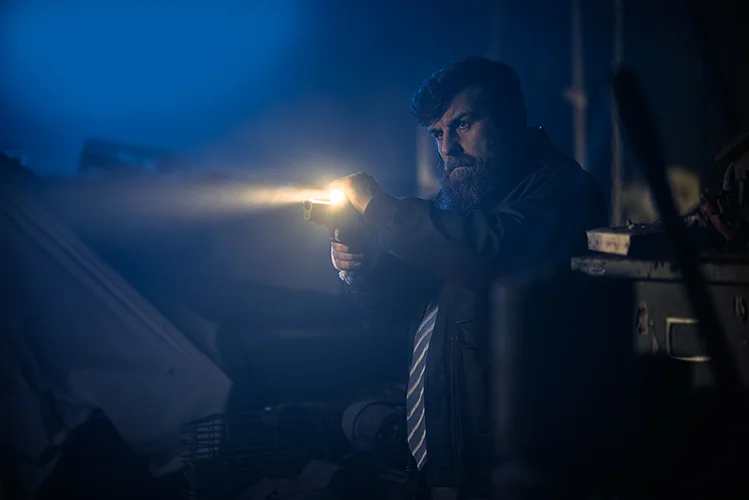Brian Matthews Murphy as Detective Reilly on the set of Perdu