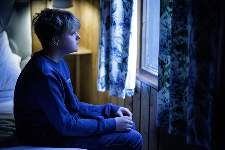 Rowan Kummer as “Fionn” on the set of Tacit